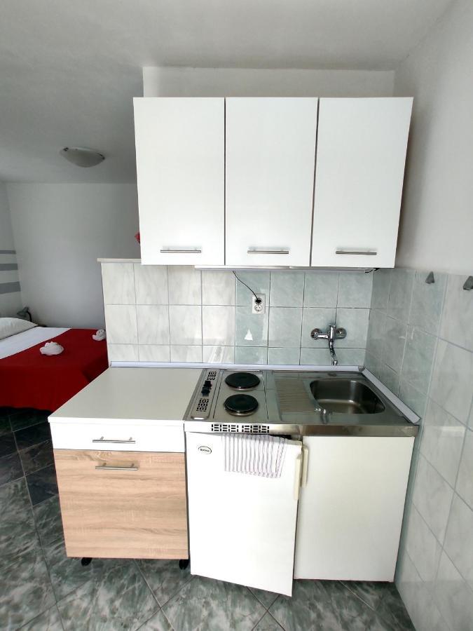 Studio Slatine 12811A Buitenkant foto